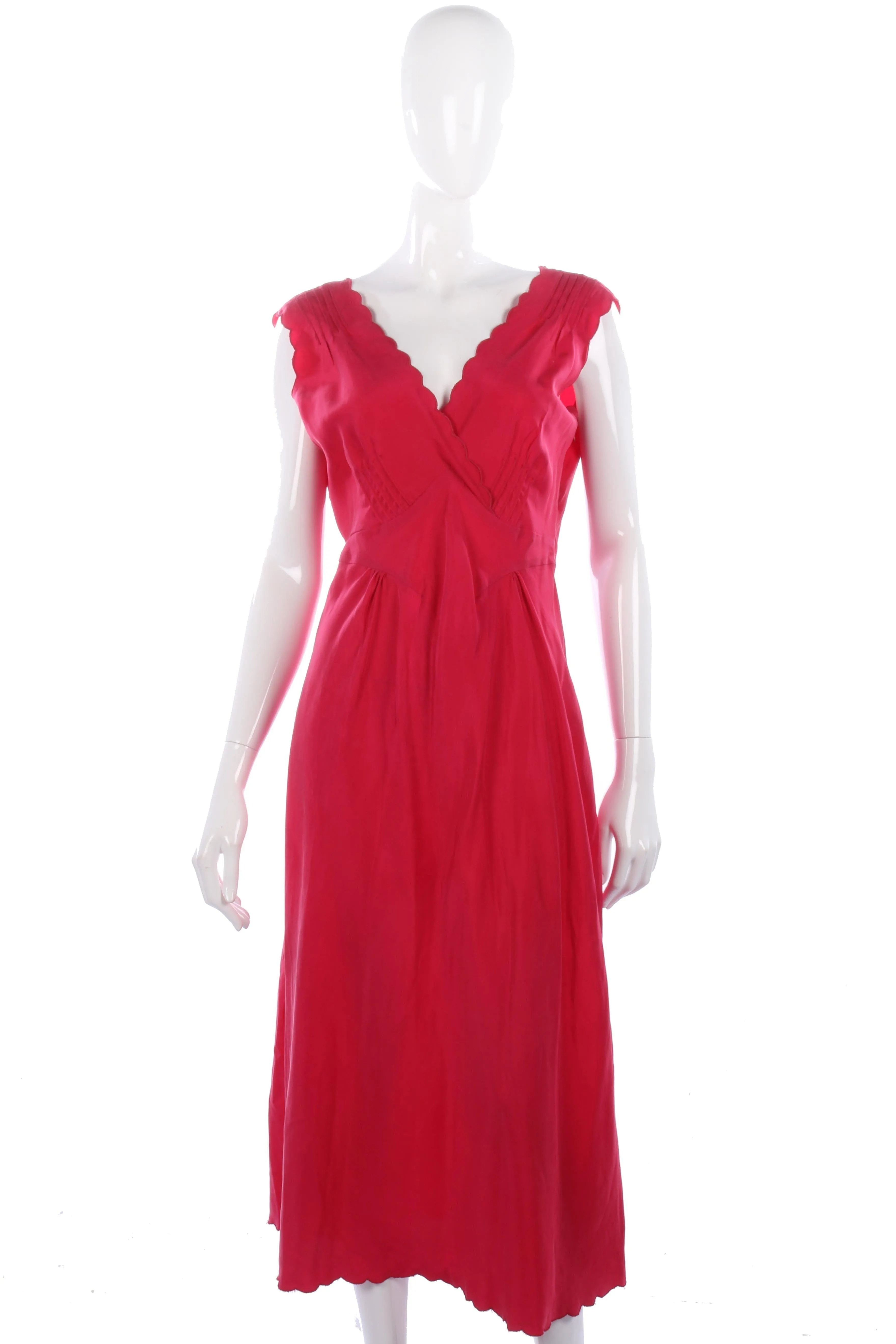 Beautiful red silk dress with scalloped neckline size 12/14