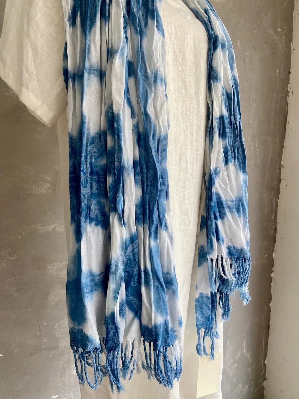 Indigo tied dyed stole - star