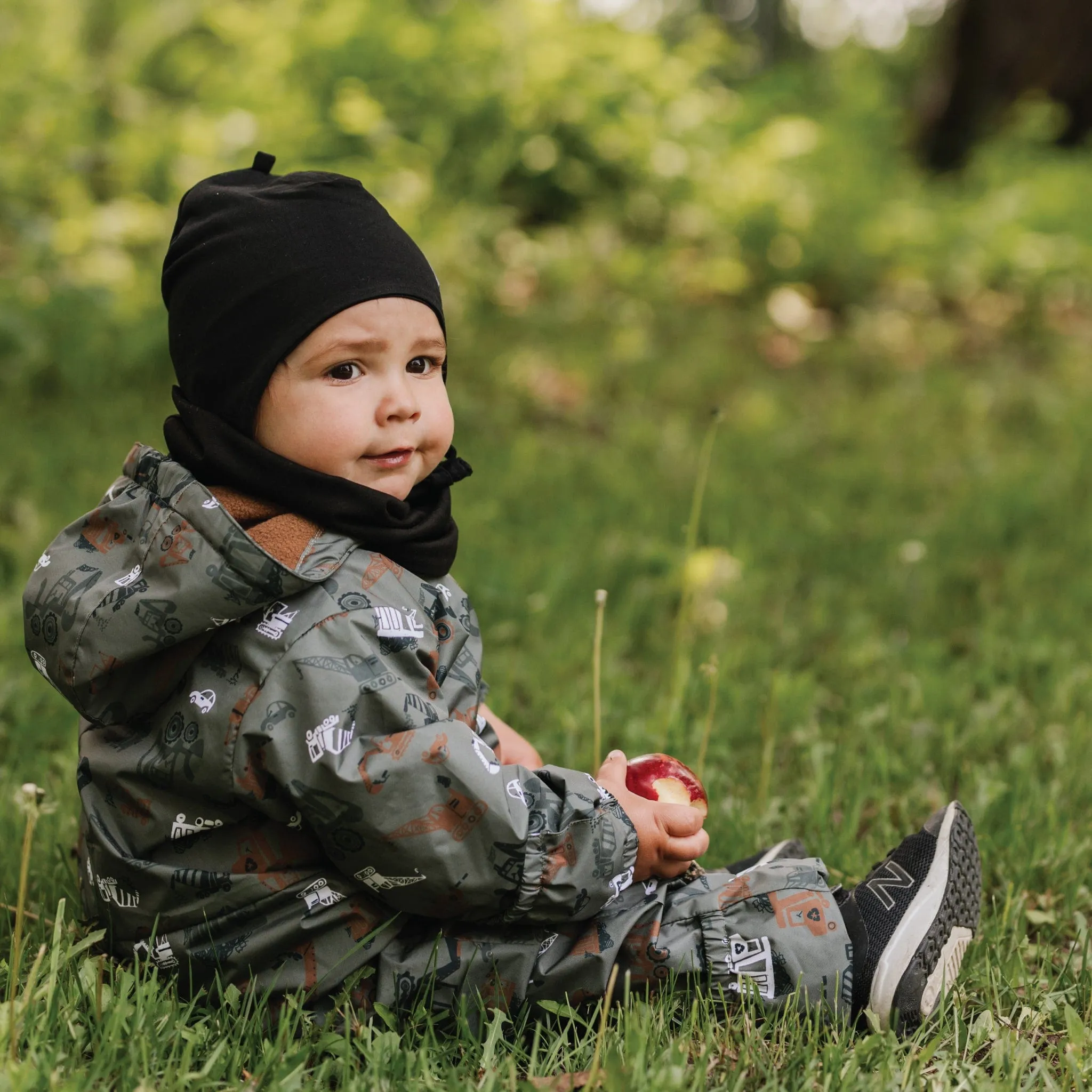 Mid-season bunting for baby - Trucks