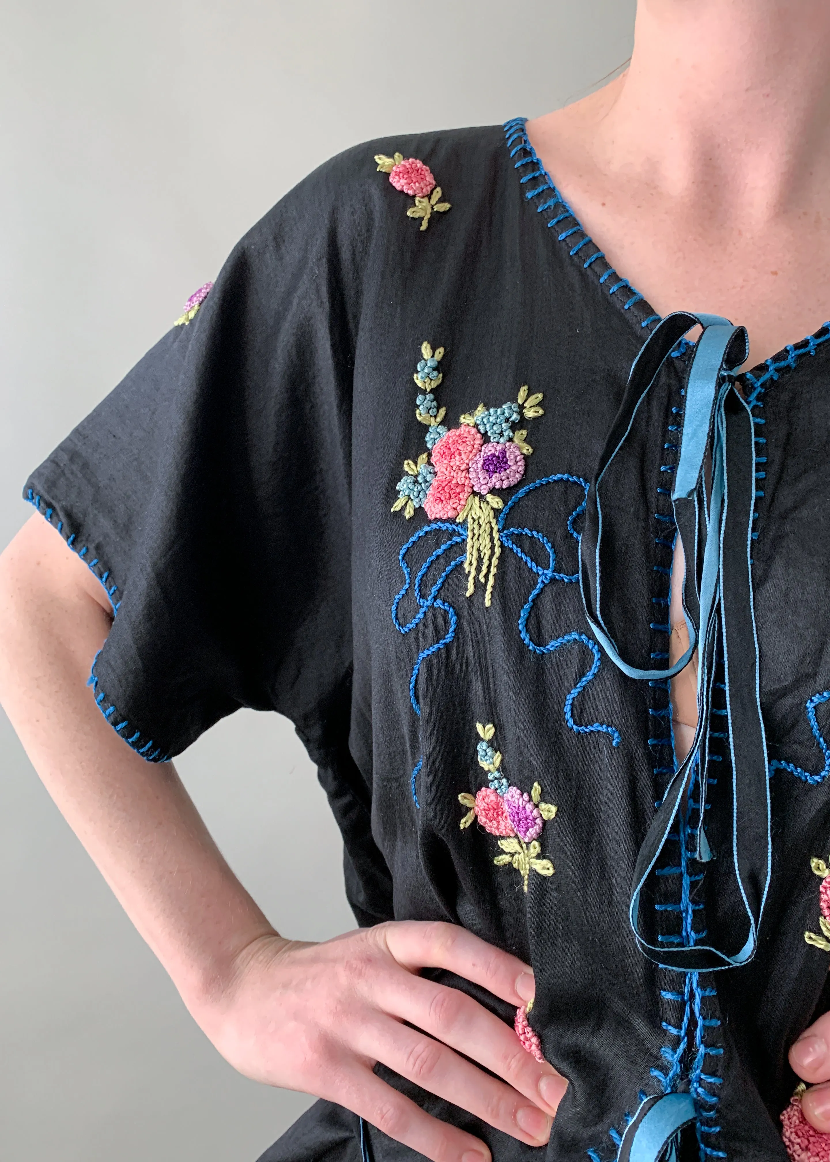 Vintage 1920s Embroidered Duster Robe